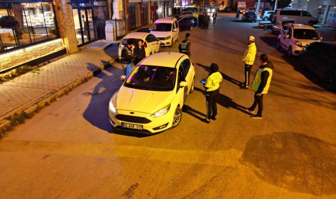 Afyonkarahisar’ın Bolvadin ilçesinde çok sayıda polisin katılımıyla huzur ve asayiş