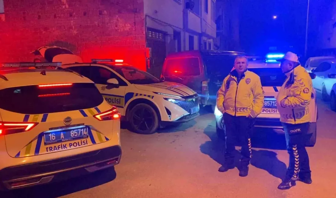 Trafik ekiplerinin dur ihtarına uymayan minibüs sürücüsü, 10 kilometrelik kovalamacanın