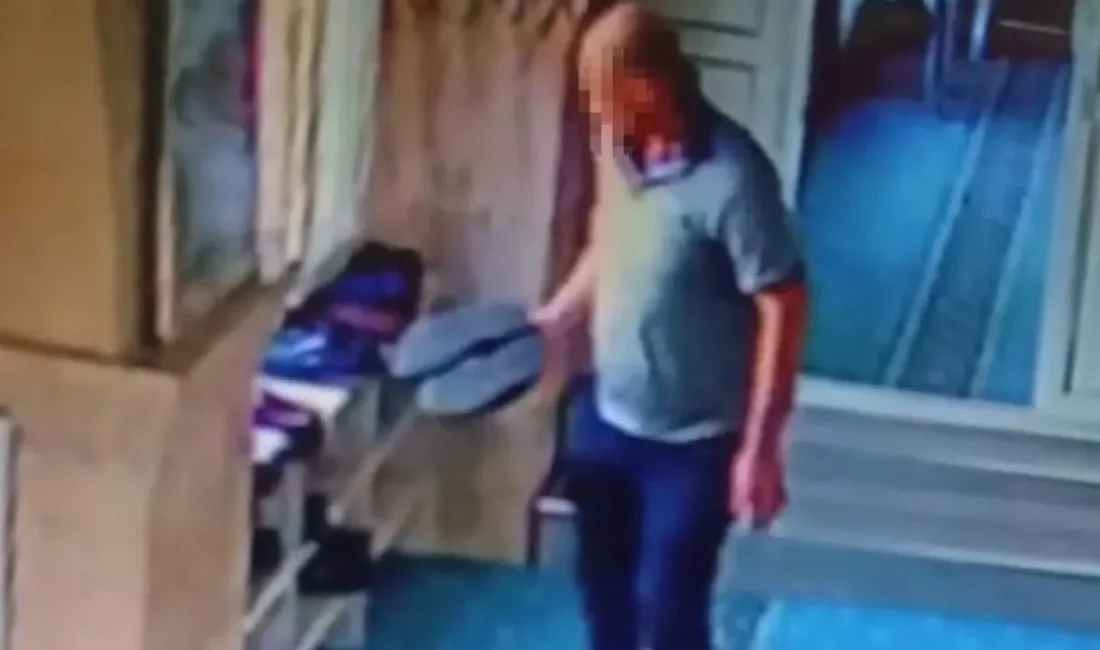 Adana’nın Yüreğir ilçesindeki Zekiye Düşmez Hal Camii’nde kimliği belirsiz bir