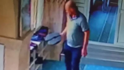 Adana’nın Yüreğir ilçesindeki Zekiye Düşmez Hal Camii’nde kimliği belirsiz bir