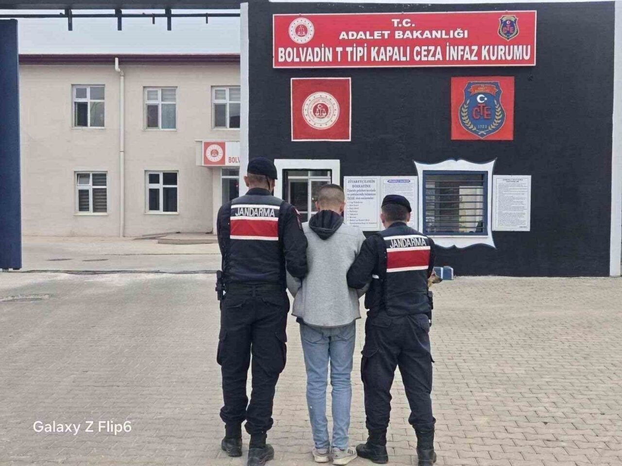 Afyonkarahisar’da jandarma tarafından son bir haftada gerçekleştirilen denetimlerde çeşitli suçlardan