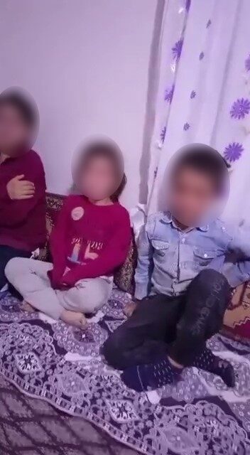 Kavgalı olduğu akrabalarına misafir giden 4 çocuğunu eve çağırarak kemerle