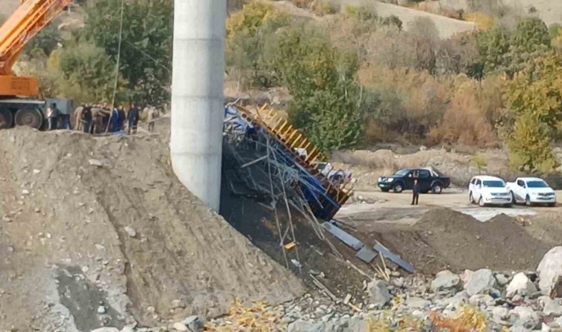 Diyarbakır’ın Kulp ilçesinde devam eden köprü inşaatında meydana gelen çökme