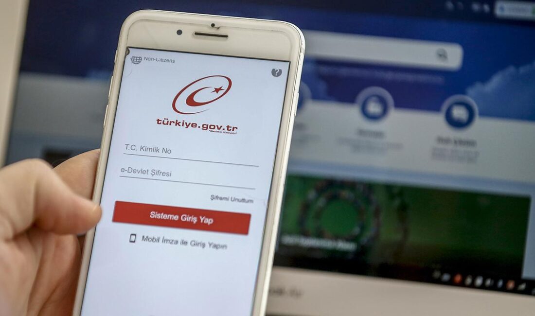 e-Devlet Kapısı'nda kayıtlı kullanıcı sayısının gelecek yıl 70 milyona, buraya