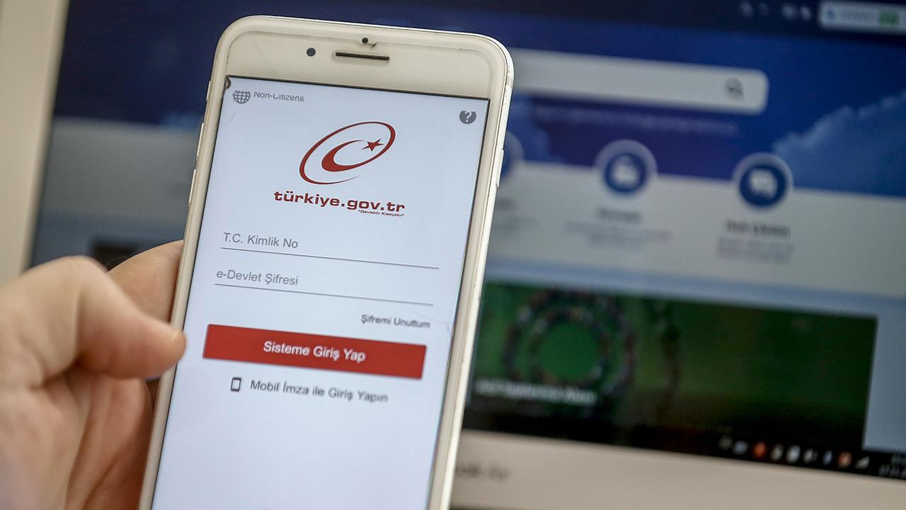 e-Devlet Kapısı'nda kayıtlı kullanıcı sayısının gelecek yıl 70 milyona, buraya