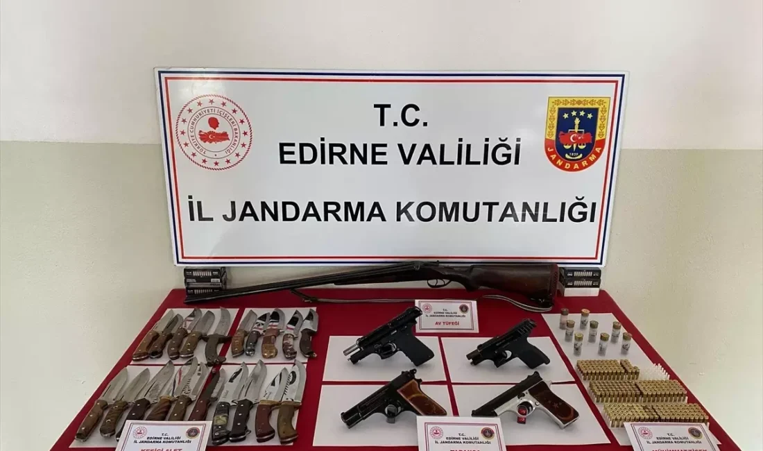 Edirne emniyet ekiplerinin silah kaçakçılığına yönelik operasyonunda 3 ruhsatsız tabanca,