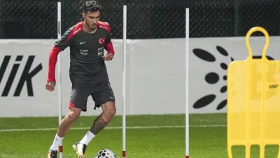 Beşiktaşlı Emirhan Topçu, sakatlığı nedeniyle A Milli Takım aday kadrosundan