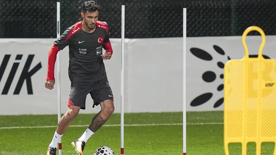 Beşiktaşlı Emirhan Topçu, sakatlığı nedeniyle A Milli Takım aday kadrosundan