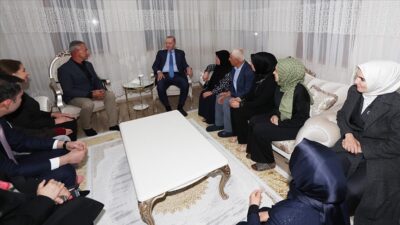 Cumhurbaşkanı Erdoğan, törenin ardından Emlak Konut tarafından yapılan köy evlerinde