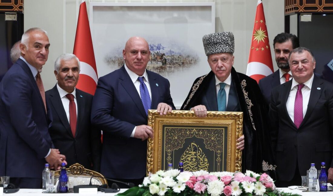 Cumhurbaşkanı Recep Tayyip Erdoğan, "Biz, vatandaş ve soydaşlarımızın bulundukları ülkelerde