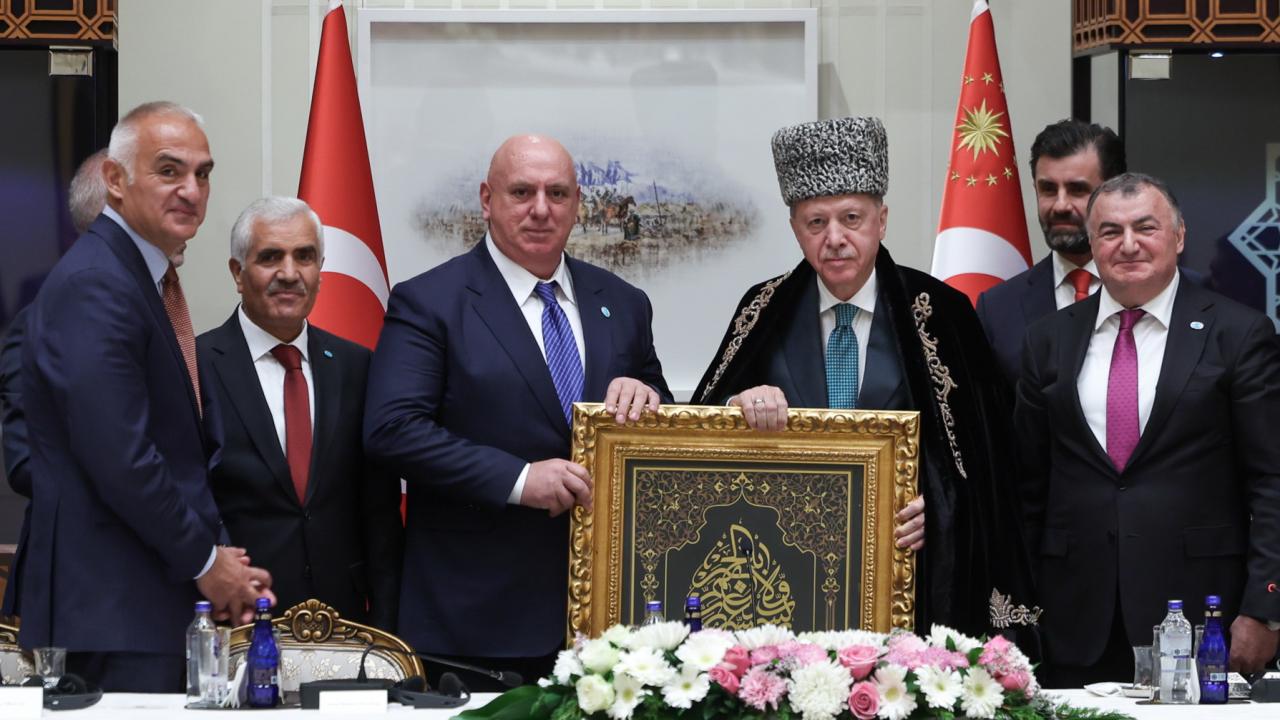 Cumhurbaşkanı Recep Tayyip Erdoğan, "Biz, vatandaş ve soydaşlarımızın bulundukları ülkelerde