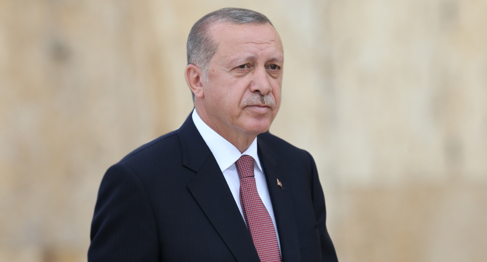 Cumhurbaşkanı Erdoğan, Gazi Mustafa Kemal Atatürk’ü saygıyla anarak, Atatürk maskesiyle