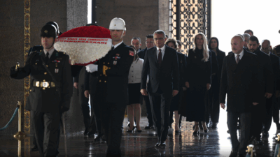 İlk resmi ziyareti kapsamında Türkiye'ye gelen Erhürman, beraberindeki heyetle Anıtkabir'i