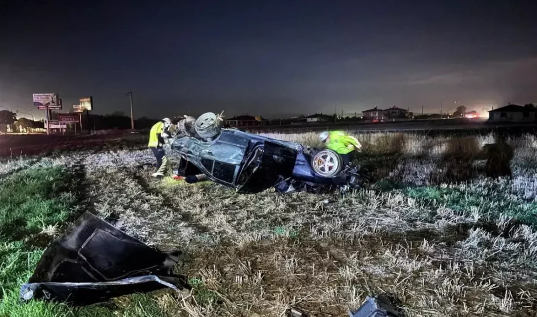 Sürücünün direksiyon hakimiyetini kaybettiği otomobil takla attı. Kazada 2 kişi