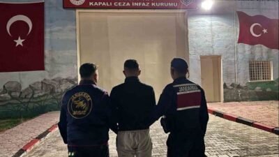 Afyonkarahisar Evciler’de 3 farklı evden ziynet eşyası çalan A.E. isimli