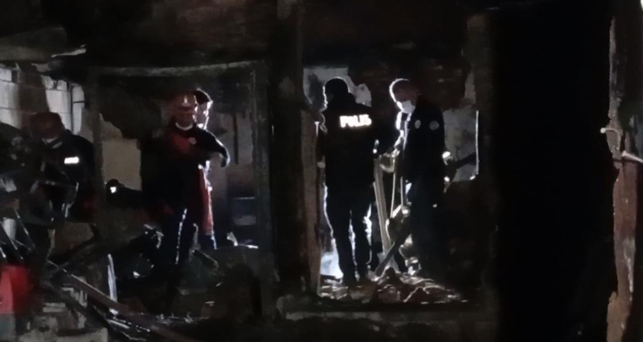 İki katlı evde çıkan yangında ulaşılamayan 78 yaşındaki Kazım Kaya'nın