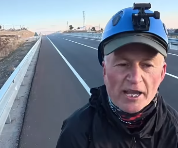 Kutsal topraklara bisikletiyle gitmek için yola çıkan sosyal medya fenomeni