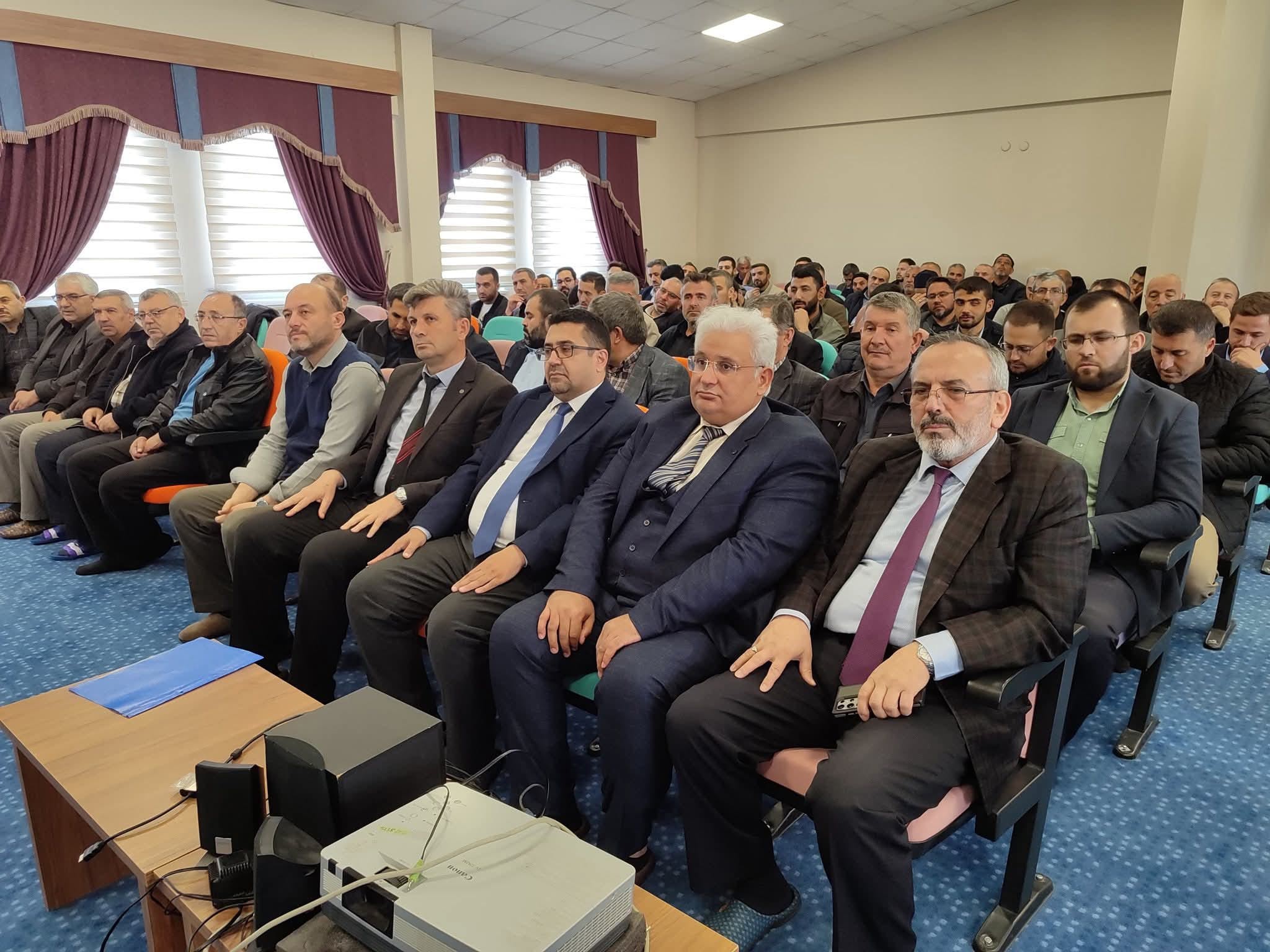 Afyonkarahisar’ın Şuhut ilçesinde cami görevlileri ile Kur’an kursu öğreticilerine yönelik