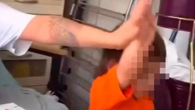 Sosyal medyada yayılan videoda annenin küçük kızına kötü muamele ettiği