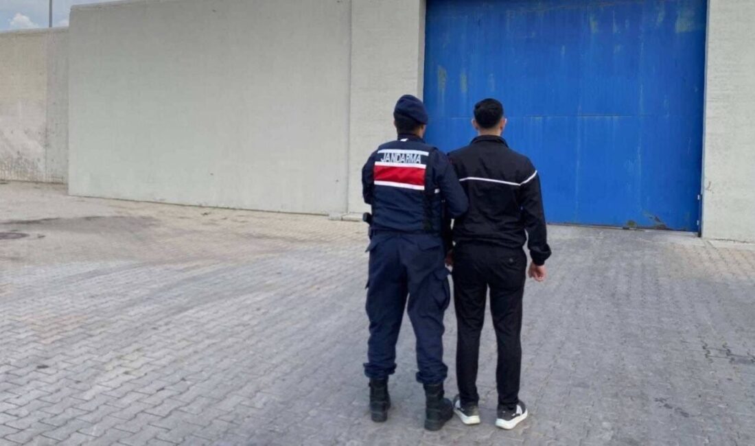 Afyonkarahisar’da çeşitli suçlardan 12 yıl hapis cezasıyla aranan şahıs JASAT
