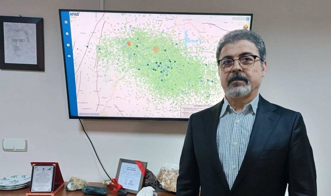 Balıkesir'in Sındırgı ilçesindeki deprem fırtınasına ilişkin konuşan Dokuz Eylül Üniversitesi