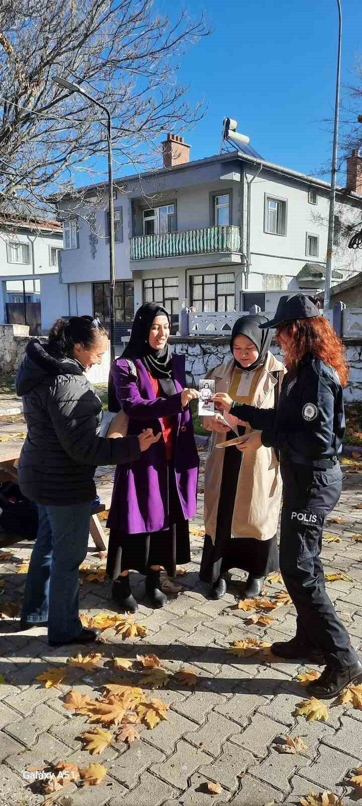Afyonkarahisar’ın İhsaniye ilçesinde polis ekipleri tarafından kadına yönelik şiddetle karşı