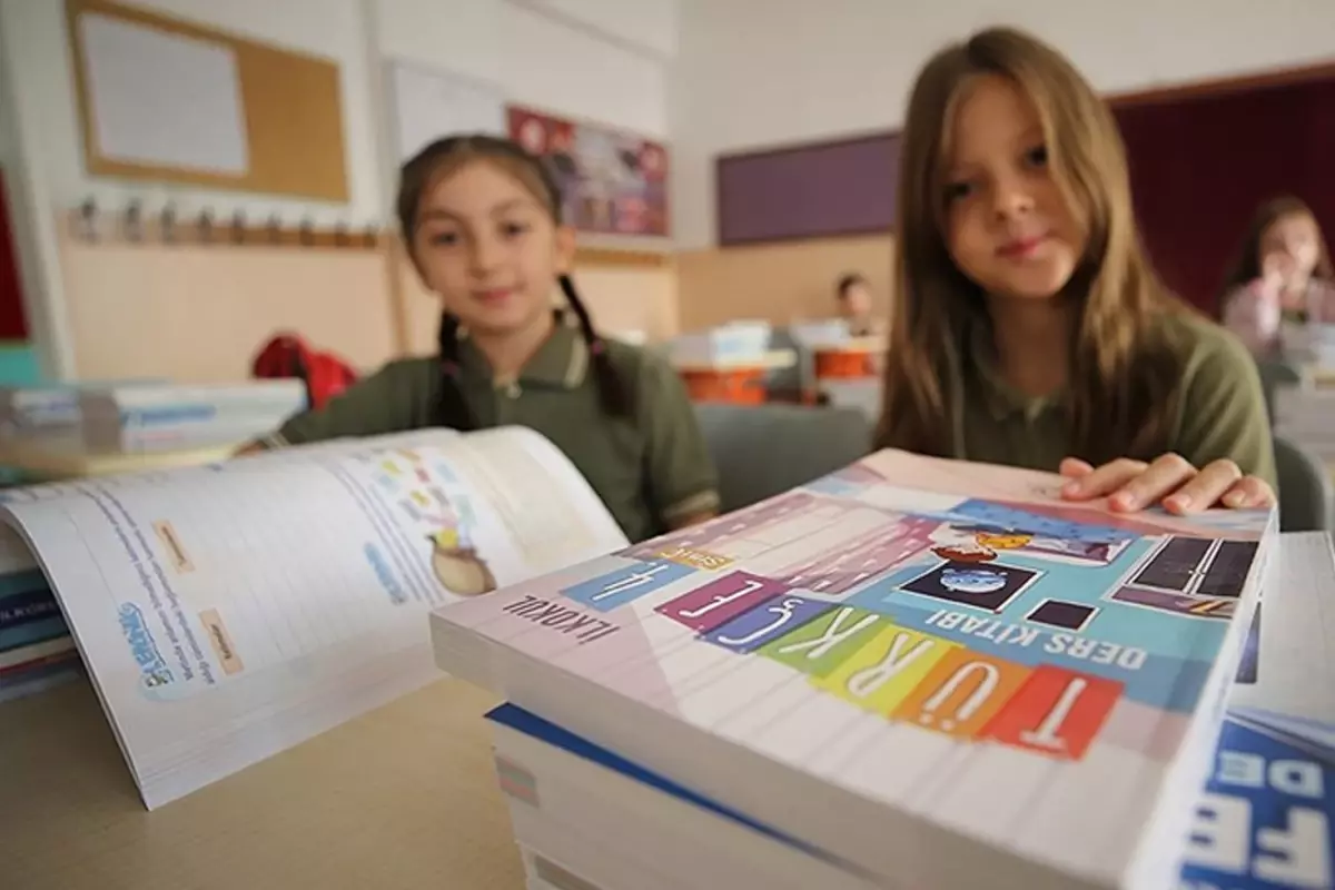 2026 Yılı Cumhurbaşkanlığı Yıllık Programı kapsamında, ilköğretim müfredatına “Bilinçli Tüketici”