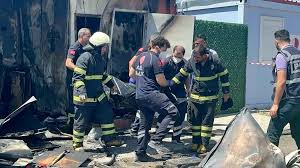 Adıyaman Besni’ye bağlı Sarıkaya Köyü’nde elektrikli ısıtıcıdan çıkan yangında, yürüyemeyen