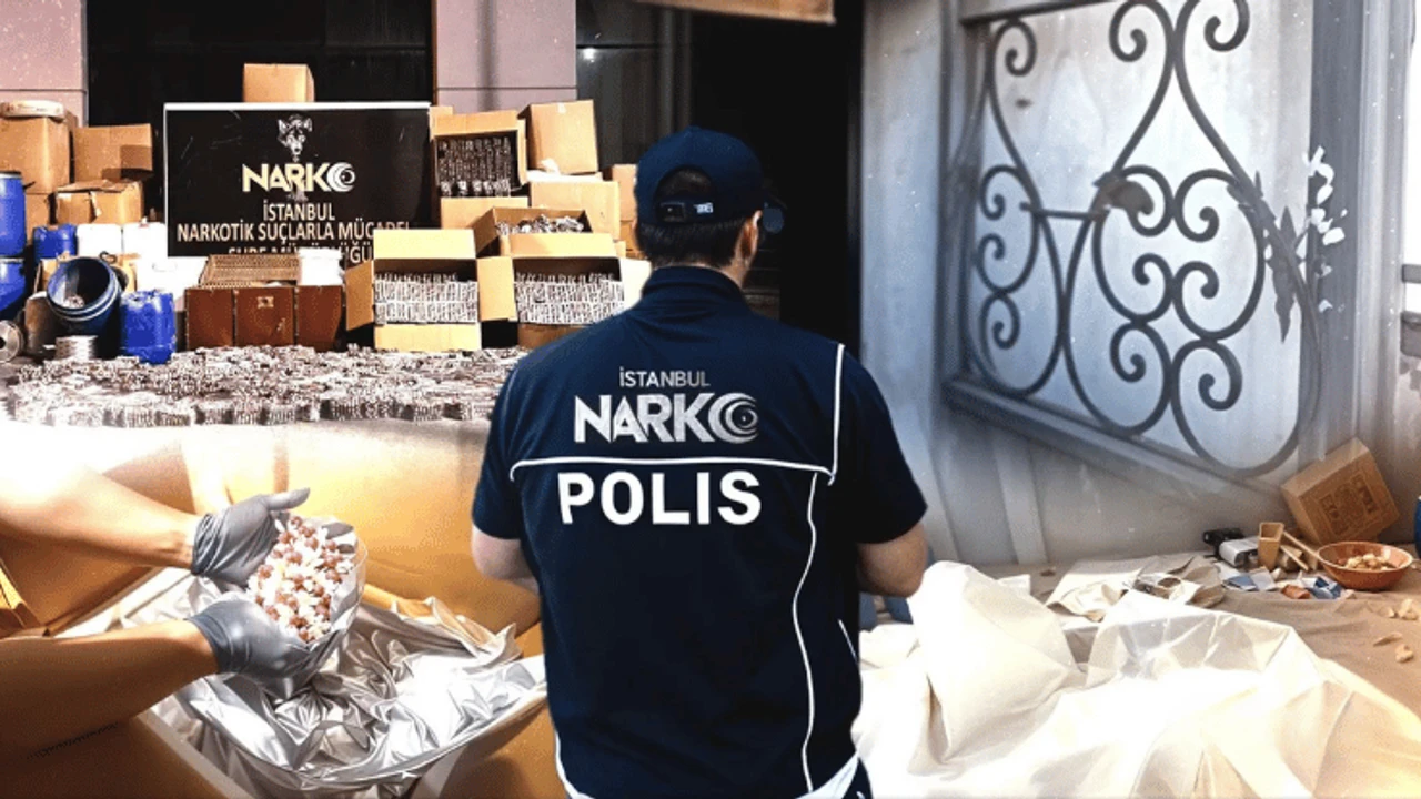 İstanbul’da jandarma ekiplerince düzenlenen operasyonlarda 150 bin sentetik uyuşturucu hap,