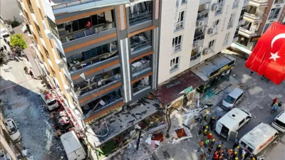 İzmir'de bir lokantada meydana gelen patlama sonucu beş kişinin hayatını