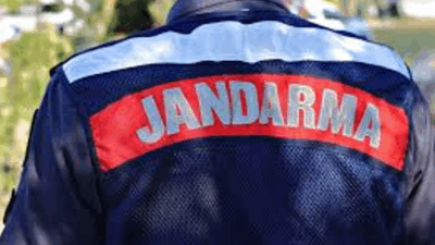 Afyonkarahisar'da jandarma tarafından bir eve yapılan baskın da 4 bin