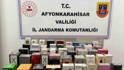 Afyonkarahisar’da jandarma ekipleri durdurdukları bir otomobilde yaptıkları aramada 46 adet