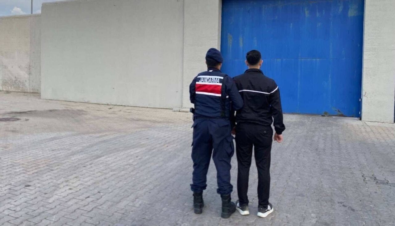 Afyonkarahisar’da çeşitli suçlardan 12 yıl hapis cezası ile aranan şahıs