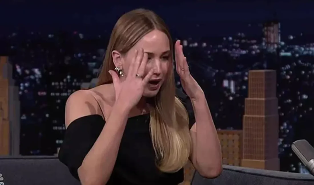 Hollywood yıldızı Jennifer Lawrence, The Tonight Show'da katıldığı canlı yayında