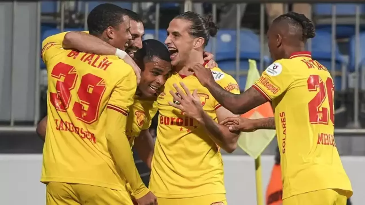 Süper Lig’in 12. haftasında Göztepe, deplasmanda Kasımpaşa’yı 2-0 mağlup ederek