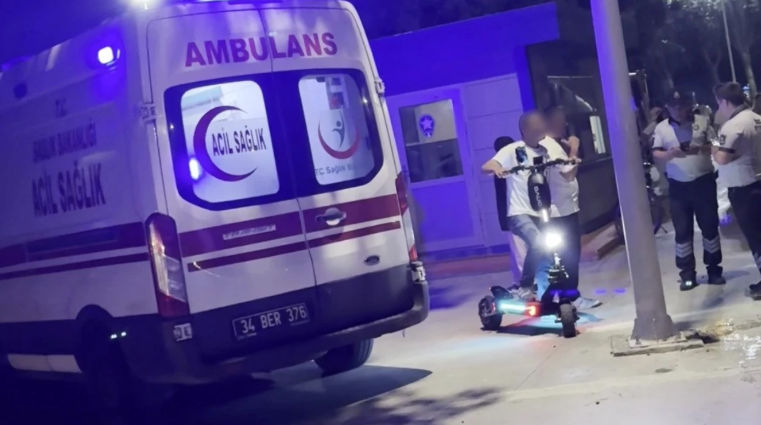 
Üsküdar Meydanı'nda, dün akşam saatlerinde iki grup arasında yüksek sesle