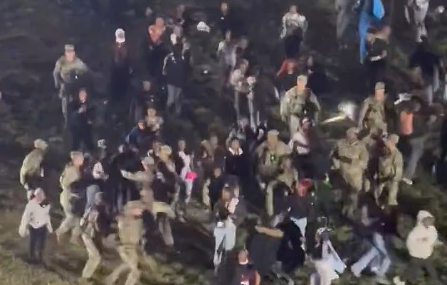 Cadılar Bayramı’nda Washington DC’de gençler arasında çıkan büyük kavganın ardından,