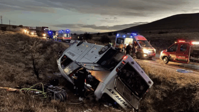 Afyonkarahisar’ın Dinar ilçesinde Elazığ Murat Turizme ait yolcu otobüsünün Tatarlı