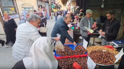 Coğrafi işaretli Simav kestanesi bu yıl yüksek rekolteyle piyasaya sunulurken