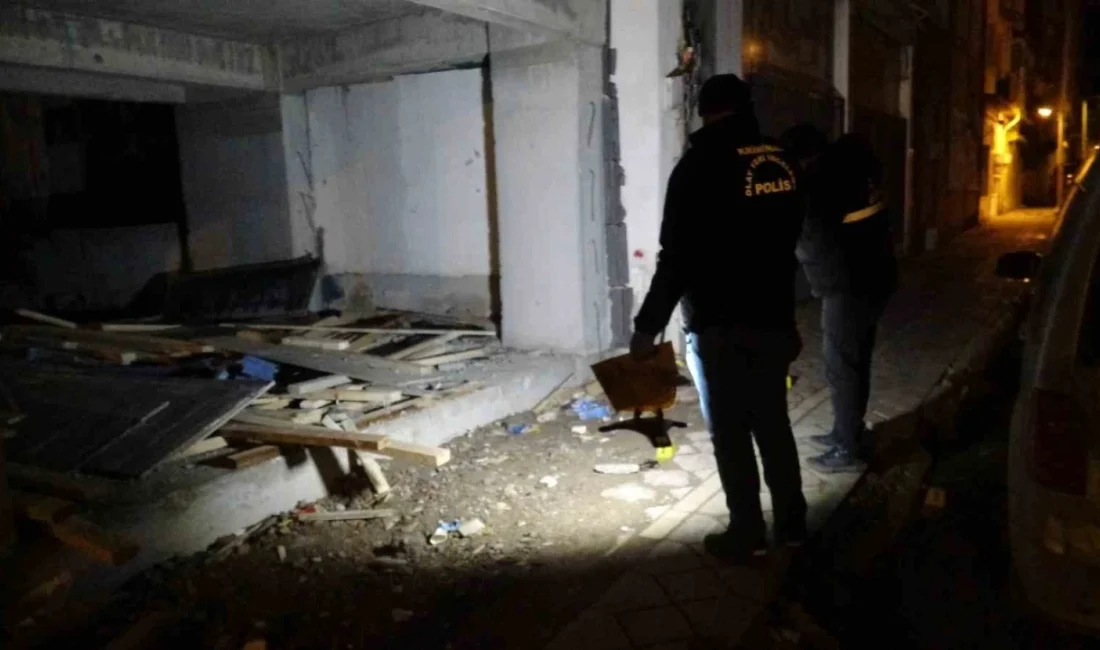 Kız meselesi yüzünden çıktığı iddia edilen kavgada 18 yaşındaki genç,