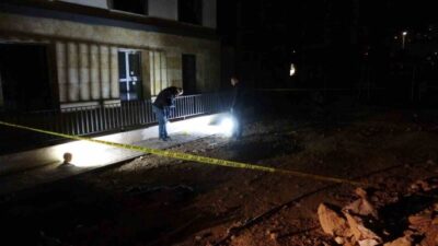 Şantiyede çalışan genç işçi karın bölgesinden vuruldu. Olay yerinde silah