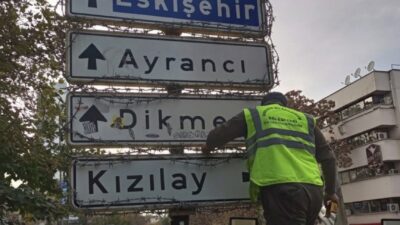 Ankara'nın Çankaya ilçesinde gençler arasında fotoğraf akımı haline gelen Kızılay