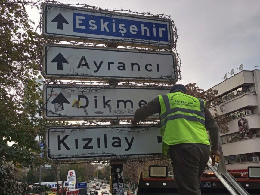 Ankara'nın Çankaya ilçesinde gençler arasında fotoğraf akımı haline gelen Kızılay