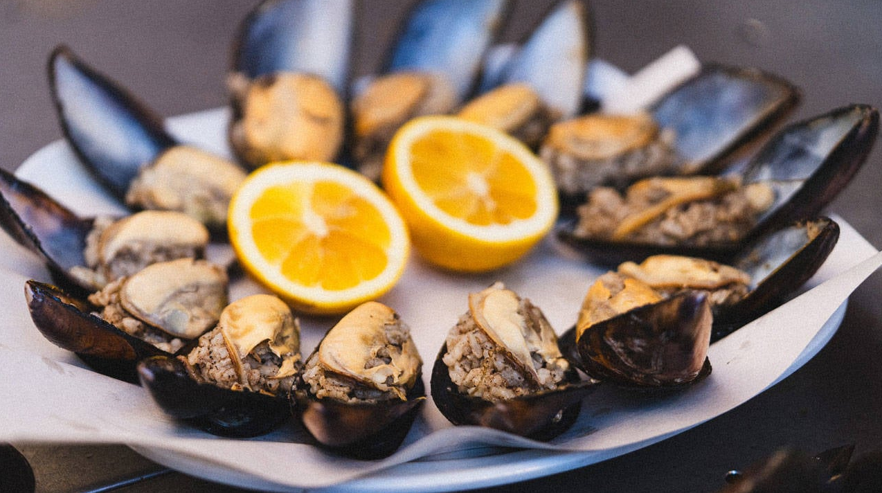Fatih'te gıda zehirlenmesi şüphesiyle kaldırıldıkları hastanede hayatını kaybeden 2 çocuğun