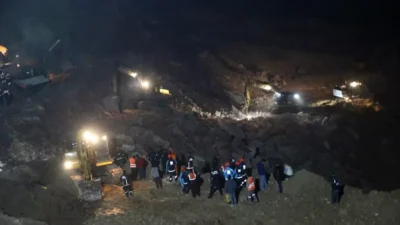 Ordu’nun Fatsa ilçesinde bulunan taş ocağında öğle saatlerinde rutin patlatma