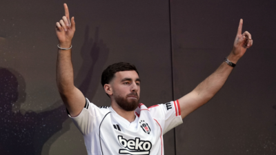 Teknik Direktör Sergen Yalçın yönetiminde BJK Nevzat Demir Tesisleri’nde yapılan