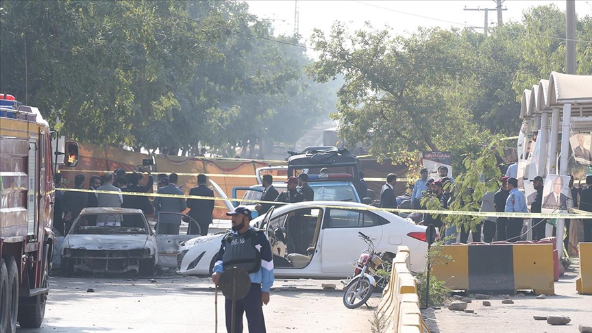 Pakistan'ın başkenti İslamabad'da, mahkeme binası yakınlarında intihar saldırısı sonucu meydana