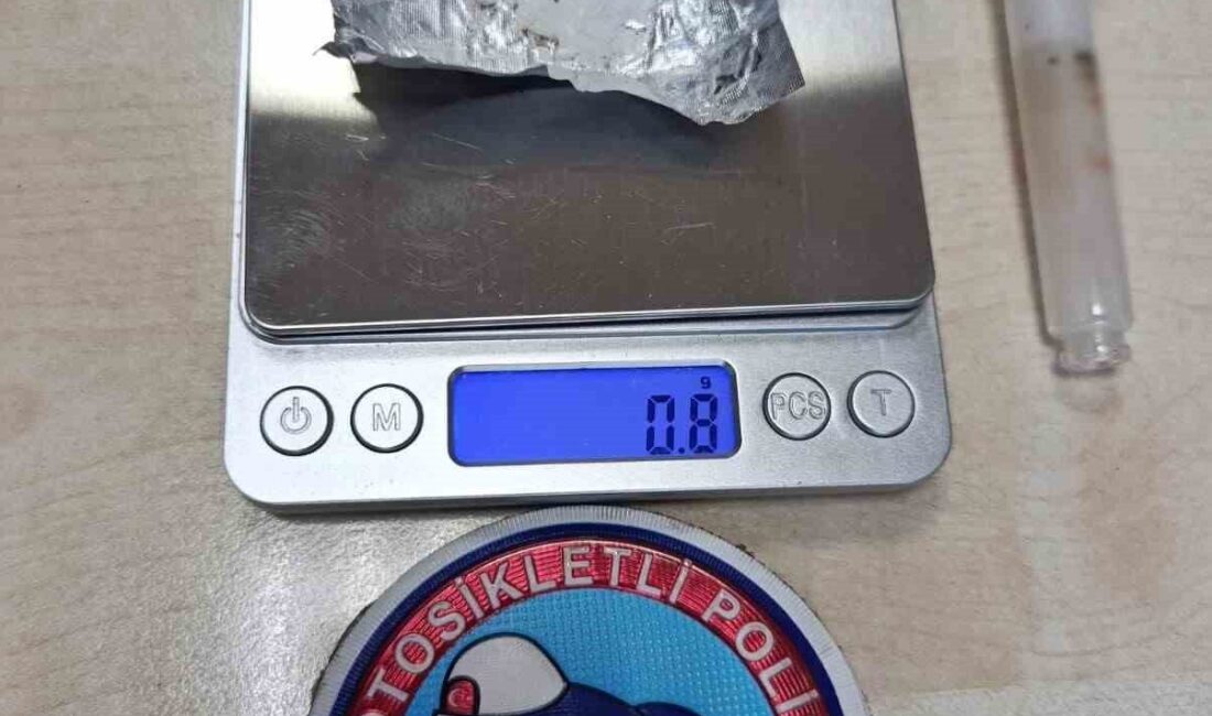 Afyonkarahisar'da polis ekiplerinin son bir haftada gerçekleştirdiği denetimlerde 8 bine