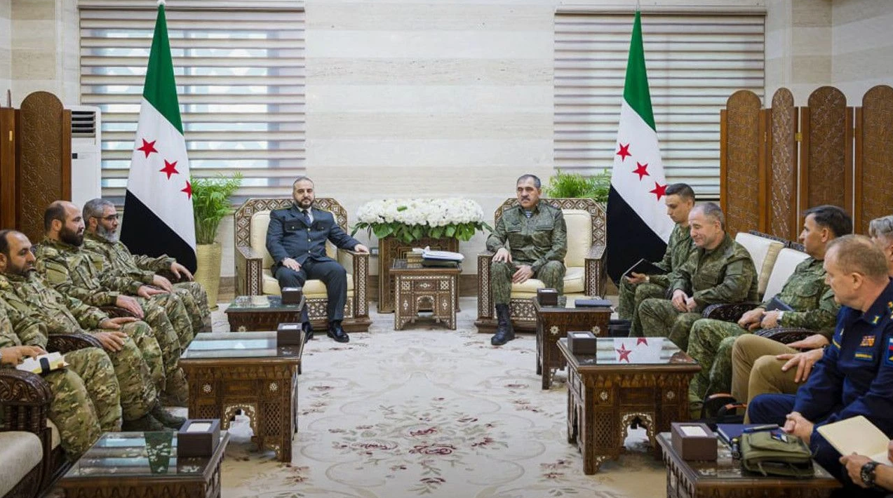 Suriye Savunma Bakanı Ebu Kasra, Rusya Savunma Bakan Yardımcısı Yevkurov'un