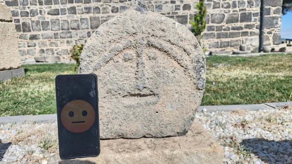 Diyarbakır Müzesi'nde restore edilerek ziyarete açılan ve 'Emojili asker mezar
